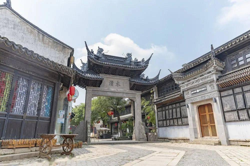 肖战的年底活动,从海外开启